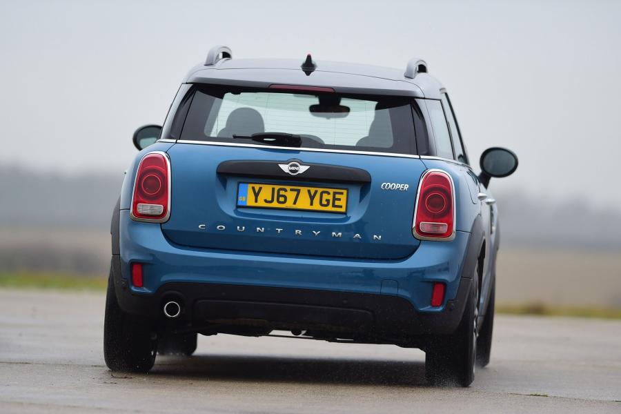  Mini Cooper Countryman (F60) 2017 года  (UK) (фото 4 из 13)